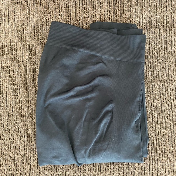 BLANQI® EVERYDAY™ MATERNITY BELLY SUPPORT LEGGINGS - Picture 5 of 6